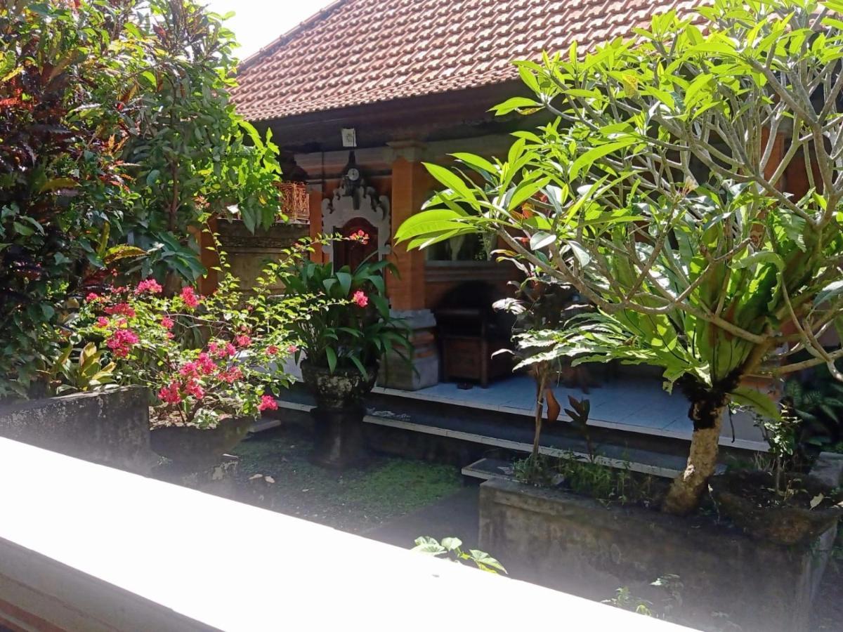 Family Guest House ウブド エクステリア 写真
